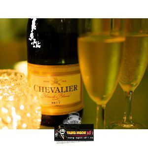 Rượu vang nổ Chevalier Blanc De Blancs Brut uống ngon bn2